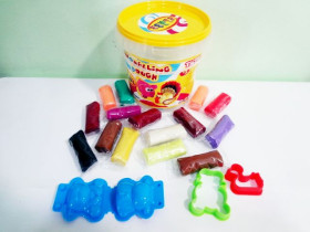 Н-р тіста для ліпл. в відрі, 12кол х 20гр+3форм CLASS 7631/5