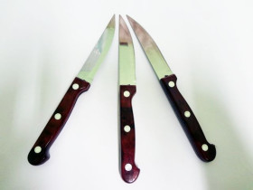 Ніж пластм.кор.ручка мал.