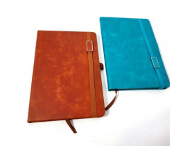 Блокнот А5 140021 шкірзам, б/л. на резинці, 98арк "L"