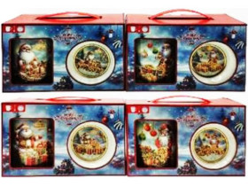 Чашка керамічна, 350 мл, арт. Q-29-B, "Дід Мороз з подарунками", з блюдцем і ложкою, у подарунковій упаковці